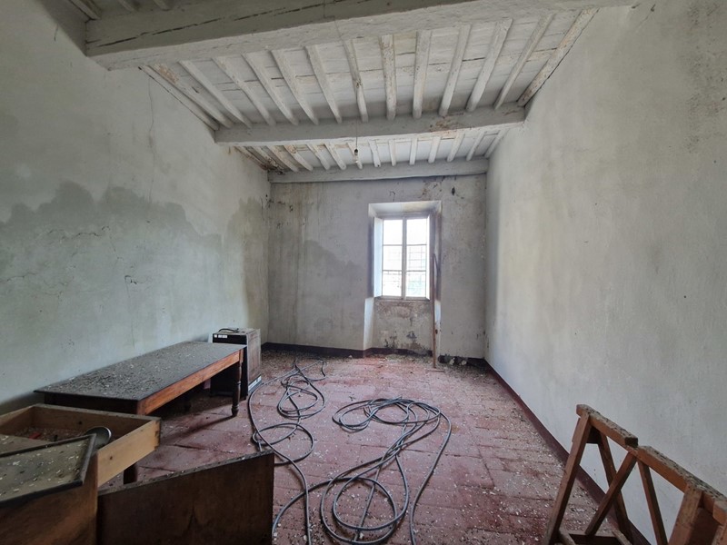 Casa Indipendente in Vendita a Lucca, zona San Concordio di Moriano, 650'000&euro;, 340 m²