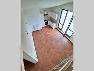 Bilocale in Vendita a Lucca, zona San Marco, 185'000€, 70 m²