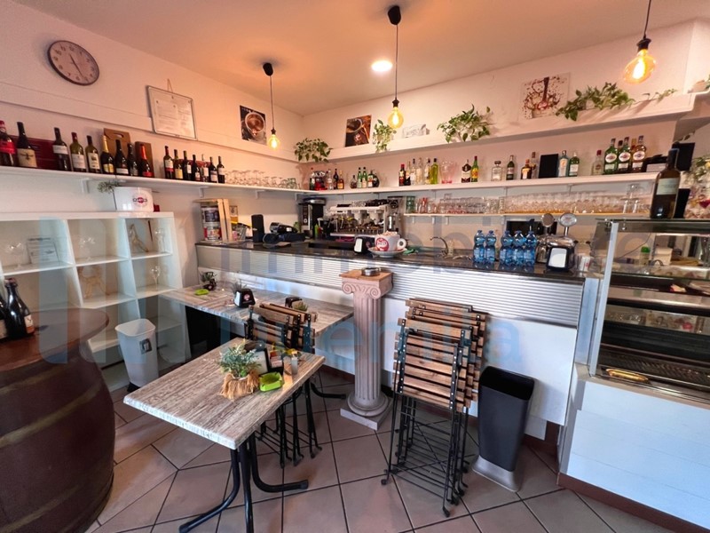 Attività commerciale in Vendita a Bologna, zona Massarenti, 42'000€, 60 m², arredato