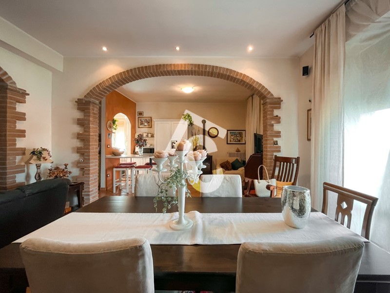 Quadrilocale in Affitto a Maiolati Spontini, zona Moie, 650€, 110 m², arredato