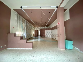 Immobile commerciale in Affitto a Rosignano Marittimo, zona Rosignano Solvay, 650€, 68 m²