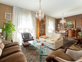 Appartamento in Vendita a Catania, 398'000&euro;, 158 m²