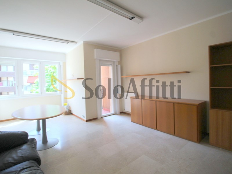 Quadrilocale in Affitto a Lecco, zona Centro, 1'400€, 157 m²