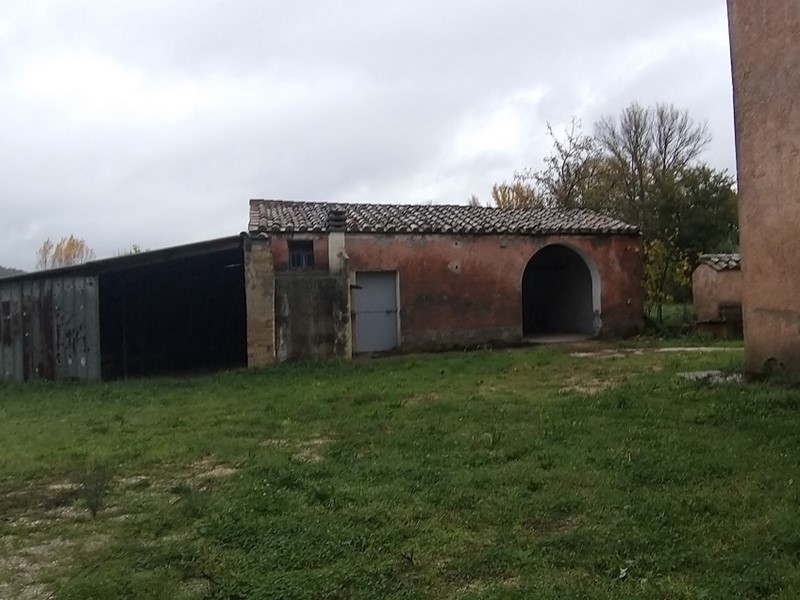 Casale in Vendita a Perugia, 225'000€, 150 m²