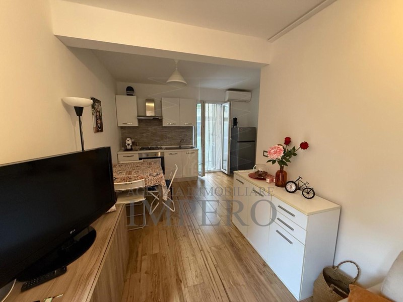 Trilocale in Vendita a Ventimiglia, zona Vicinanze centro, 100'000€, 40 m²