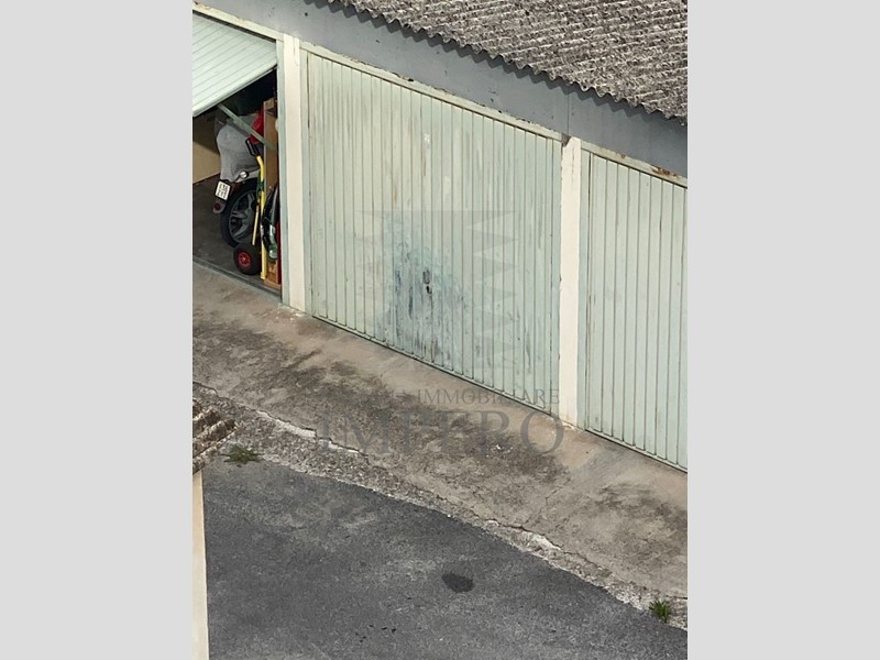 Box in Vendita a Ventimiglia, zona Roverino, 28'000€, 14 m²