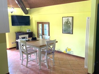 Appartamento in Vendita a Parma, 250'000€, 130 m²