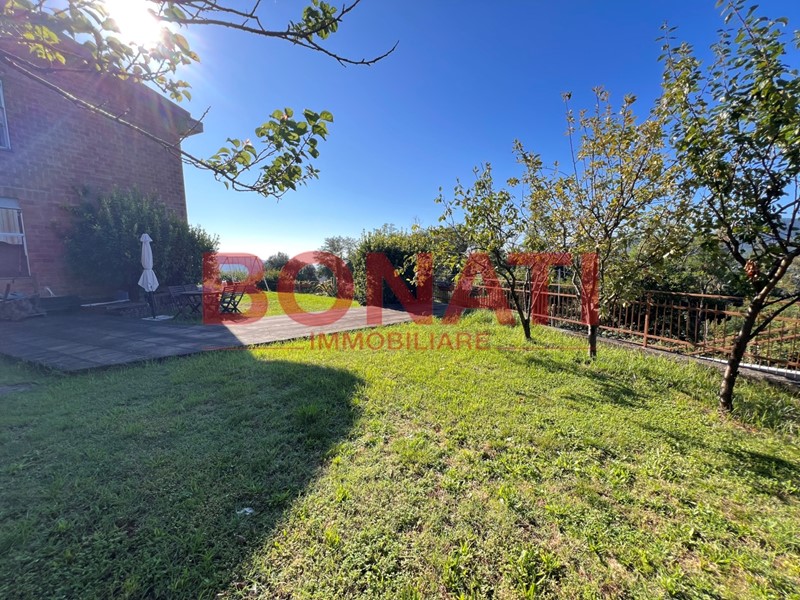 Appartamento in Vendita a La Spezia, zona Collina Ovest, 270'000€, 125 m², con Box