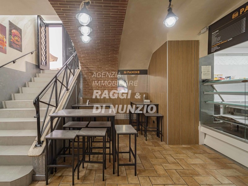 Immobile commerciale in Vendita a Frascati, 179'000&euro;, 60 m²