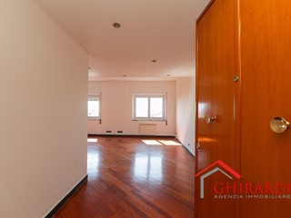 Appartamento in Vendita a Genova, zona Sestri Ponente, 173'000&euro;, 114 m²