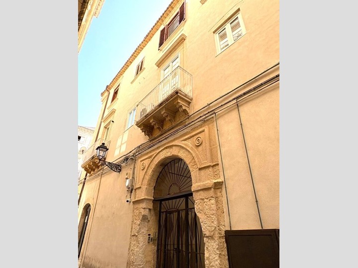 Appartamento in Vendita a Siracusa, 950'000&euro;, 175 m²