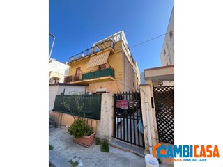 Quadrilocale in Vendita a Palermo, 150'000€, 90 m²