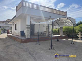 Villa in Vendita a Noto, 365'000€, 79 m²