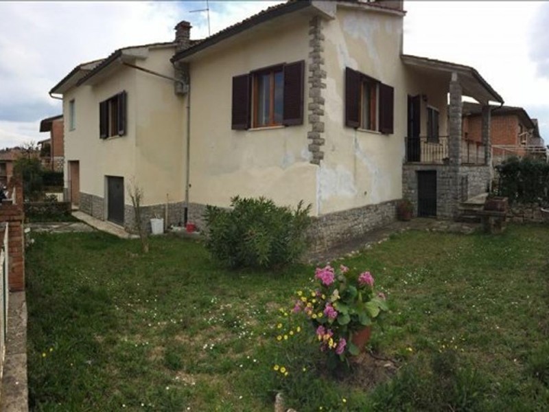 Appartamento in Vendita a Monteriggioni, 253 m²