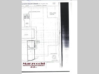 Immobile commerciale in Vendita a Siena, 100 m²