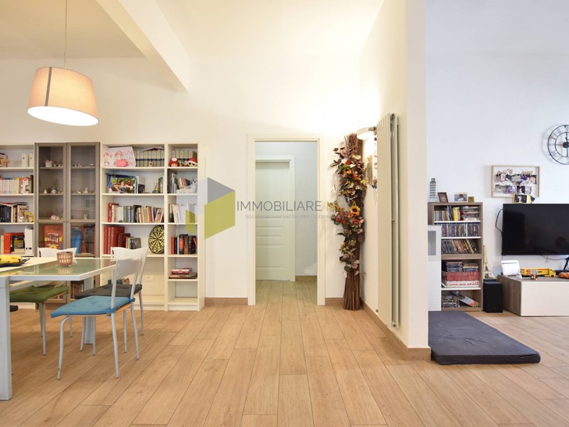 Casa Semi Indipendente in Vendita a Cascina, 300'000€, 122 m²