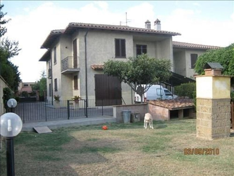 Casa di corte in Vendita a Casole d'Elsa, 445'000€, 195 m², arredato, con Box