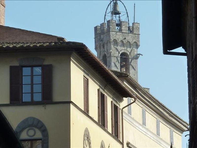 Immobile commerciale in Affitto a Siena, 150 m²