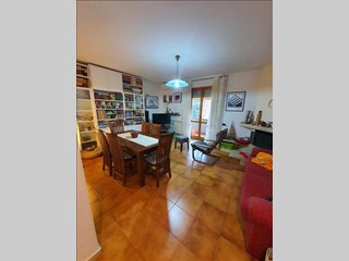 Appartamento in Vendita a Castelnuovo Berardenga, zona Ponte a Bozzone, 240'000€, 100 m², arredato