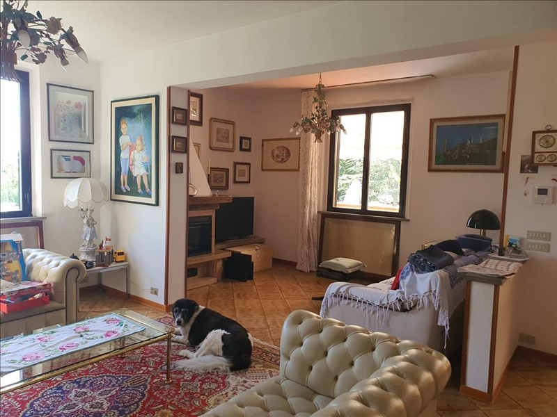 Villa in Vendita a Sovicille, 850'000€, 400 m²