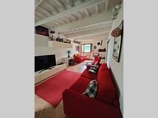 Casa Indipendente in Vendita a Cascina, 330'000€, 163 m², arredato, con Box