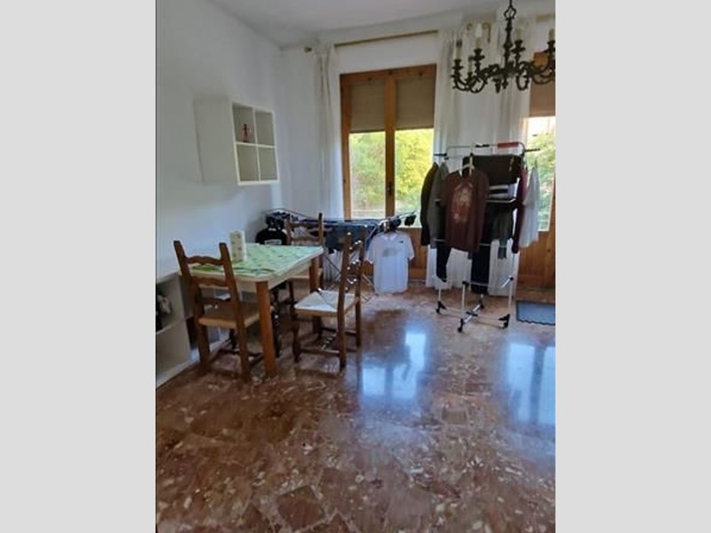 Appartamento in Vendita a Siena, 295'000€, 120 m², arredato, con Box