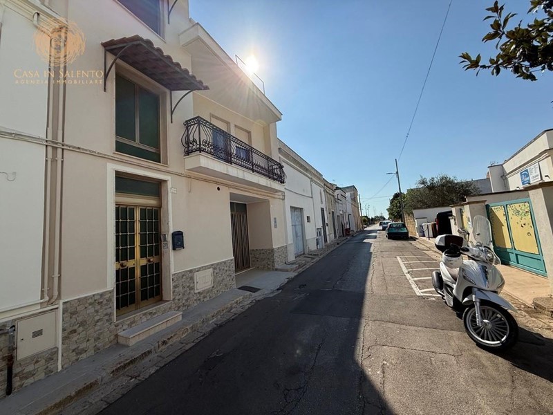 Appartamento in Vendita a Miggiano, 120'000€, 192 m², con Box