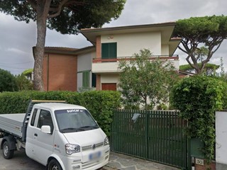 Villa bifamiliare in Vendita a Pietrasanta, 407'100€, 138 m²