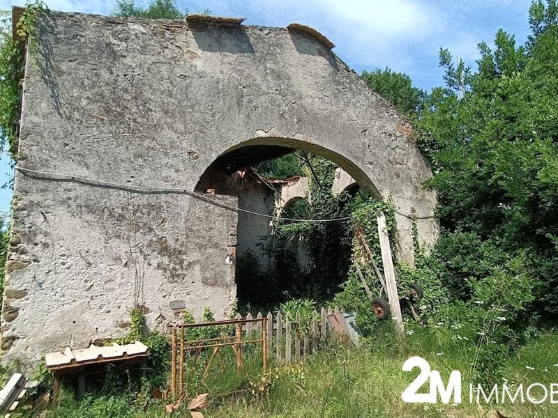 Casa di corte in Vendita a San Giuliano Terme, zona Molina di Quosa, 80'000€, 140 m²