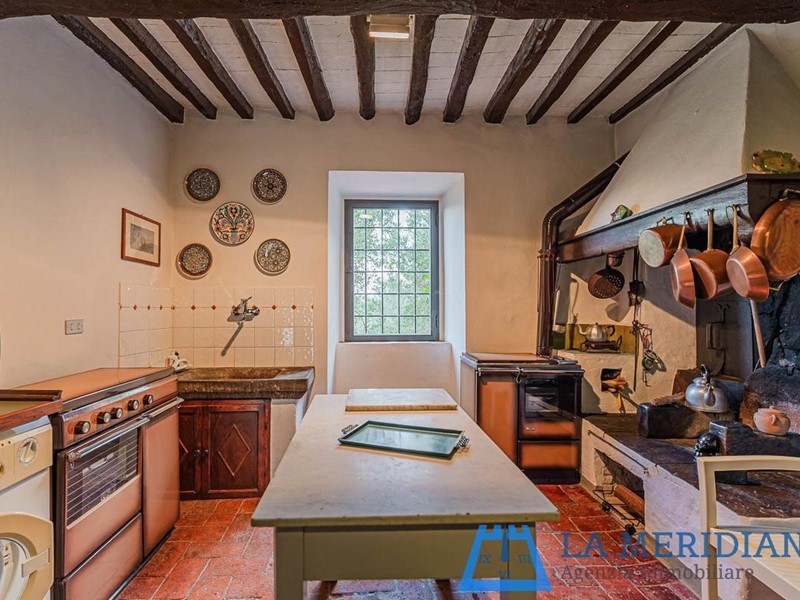 Casa Indipendente in Vendita a Lamporecchio, 167'000€, 200 m²