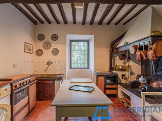 Casa Indipendente in Vendita a Lamporecchio, 167'000€, 200 m²