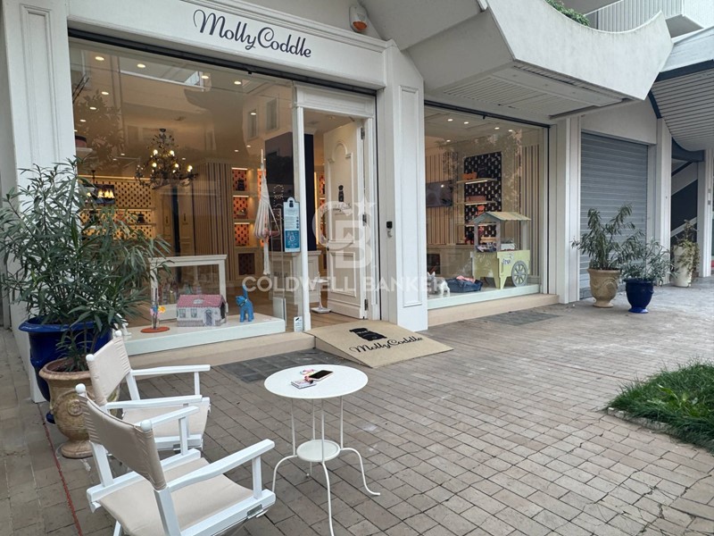 Negozio in Vendita a Riccione, 850'000€, 192 m²