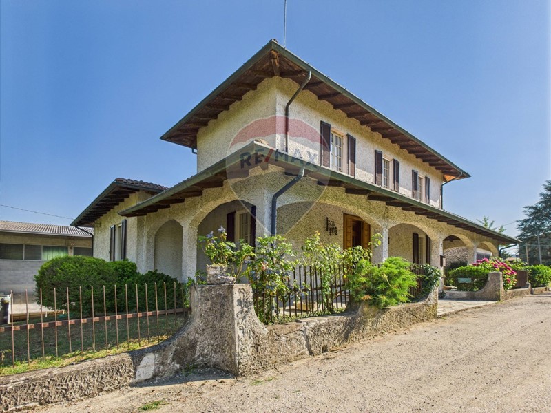 Rustico in Vendita a Santa Maria della Versa, 550'000€, 1300 m²