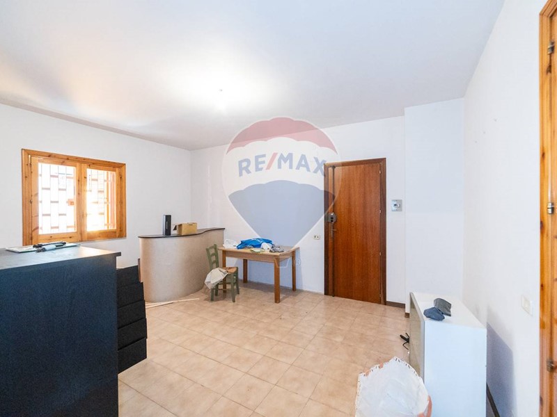 Trilocale in Vendita a Aci Castello, 100'000€, 95 m²