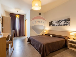 Appartamento in Vendita a Modica, 5'950'000€, 3500 m², con Box