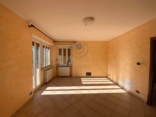 Appartamento in Vendita a Corio, 55'000€, 100 m²