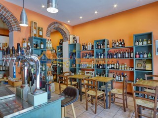 Immobile commerciale in Vendita a Jerago con Orago, 120'000&euro;, 123 m²