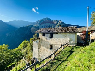 Casa Indipendente in Vendita a Lillianes, 58'000&euro;, 100 m²