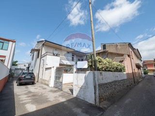 Casa Indipendente in Vendita a Carinola, 89'000&euro;, 240 m²