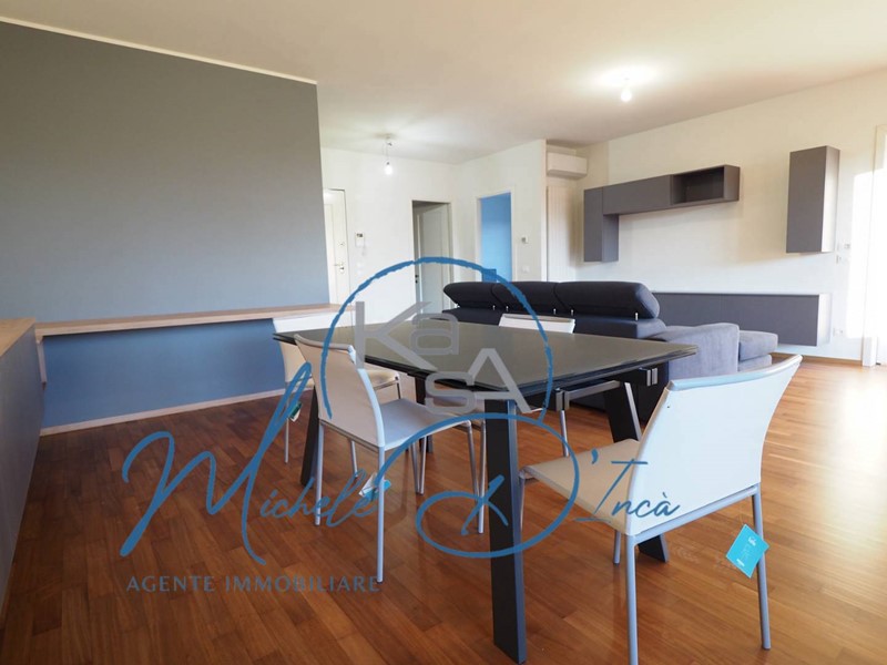 Appartamento in Affitto a Treviso, 1'500€, 120 m²