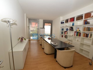 Ufficio in Affitto a Padova, 2'600€, 185 m²