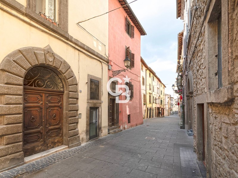 Appartamento in Vendita a Vitorchiano, 159'000€, 140 m²