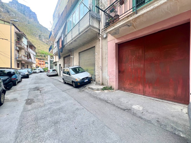 Immobile commerciale in Vendita a Palermo, 30'000€, 75 m²