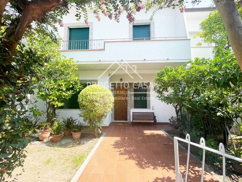 Casa Indipendente in Vendita a Viareggio, 450'000€, 100 m²
