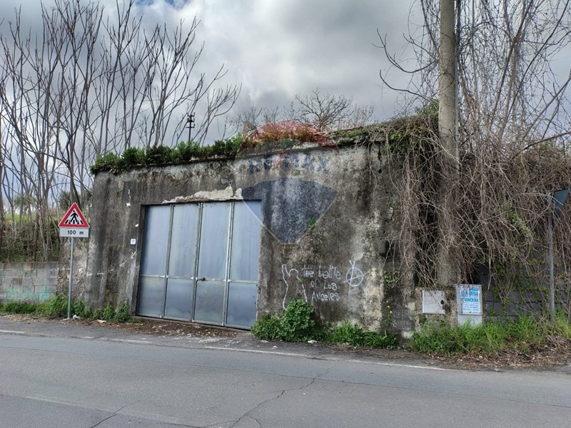 Magazzino in Vendita a Zafferana Etnea, 28'000&euro;, 79 m²