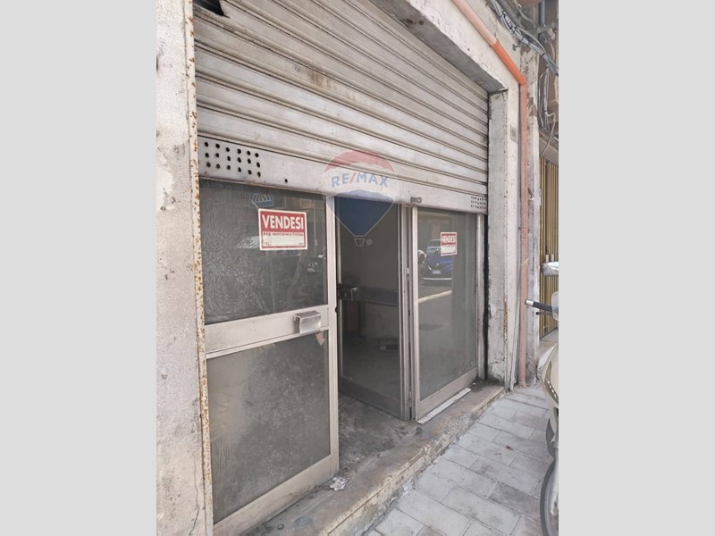 Immobile commerciale in Vendita a Gela, 74'000€, 88 m²