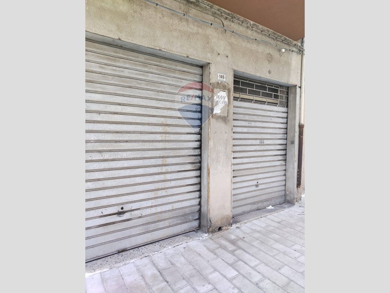 Immobile commerciale in Vendita a Gela, 78'000€, 84 m²