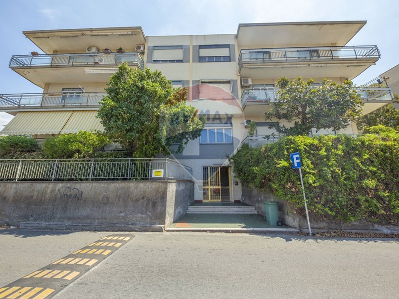 Appartamento in Vendita a Sant'Agata li Battiati, 229'000€, 192 m²