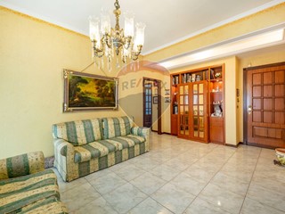 Appartamento in Vendita a Catania, 320'000&euro;, 186 m²