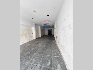 Immobile commerciale in Vendita a Augusta, 135'000€, 160 m²